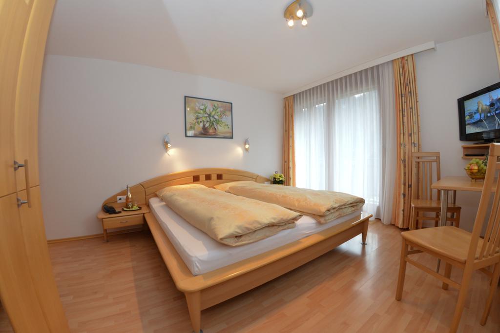 Arch San Martin Hotel Samnaun Szoba fotó